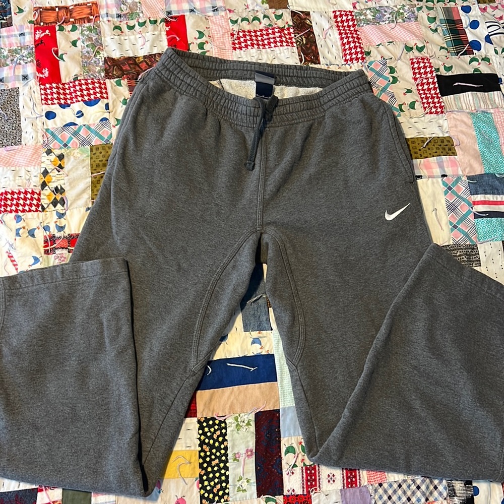 Gray Nike Sweatpants Men’s Medium